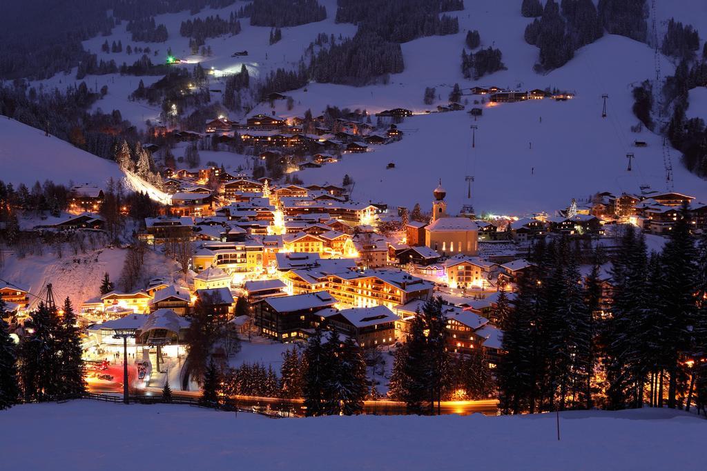 Saalbach Apartments Landhaus Bernkogel - Ski In Ski Out ภายนอก รูปภาพ