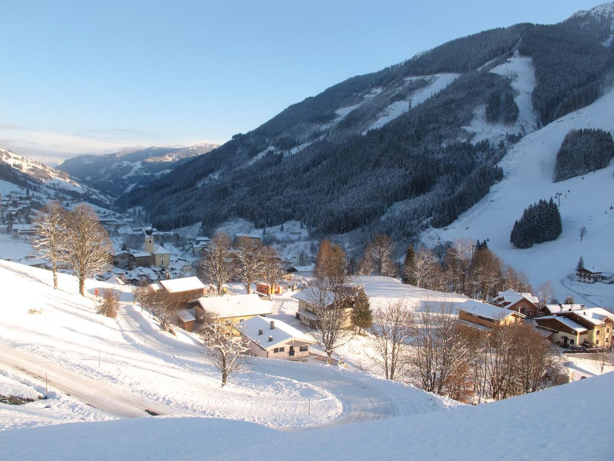 Saalbach Apartments Landhaus Bernkogel - Ski In Ski Out ภายนอก รูปภาพ