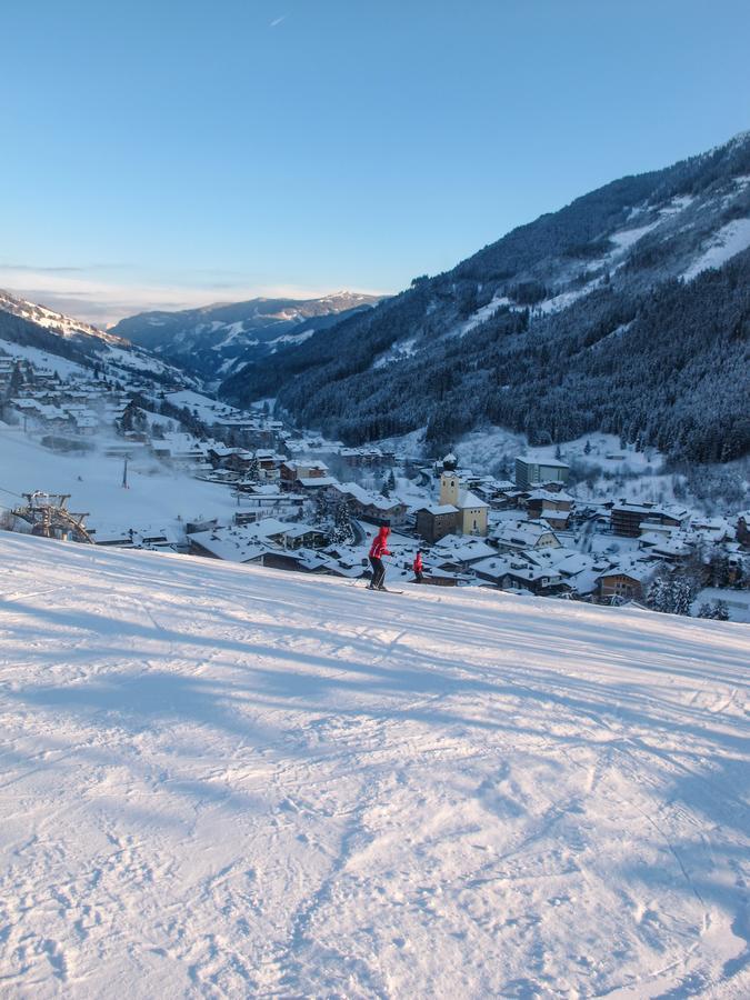 Saalbach Apartments Landhaus Bernkogel - Ski In Ski Out ภายนอก รูปภาพ